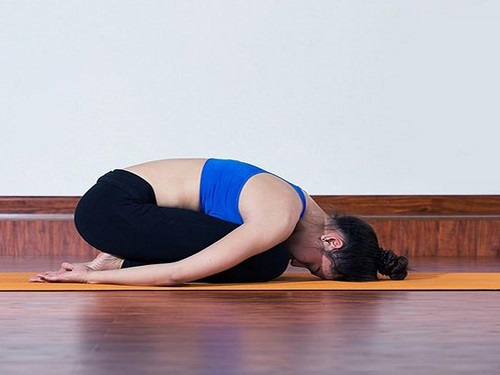 Một trong những tư thế yoga giúp bạn ngủ sâu