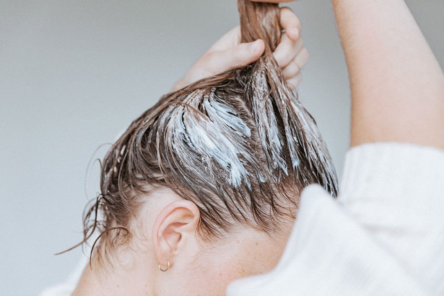 [A – Z] +8 Cách chống nhuộm tóc gội đầu ra màu #Mới #2023