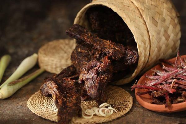 Thịt trâu gác bếp: Công dụng với sức khỏe và Địa Chỉ Mua Hàng
